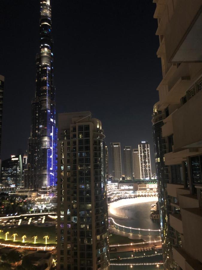 Downtown Boulevard One Bedroom Apt In 29 Blvd غرفة وصالة Burj & Fountain View Master Bedroom Plus 2 Single Beds In Living Room Dubai Buitenkant foto